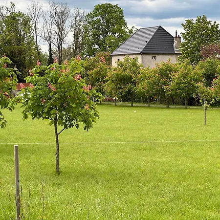 Le Domaine De La Belle Demeure Et Table D Hotes Bed and Breakfast 3*