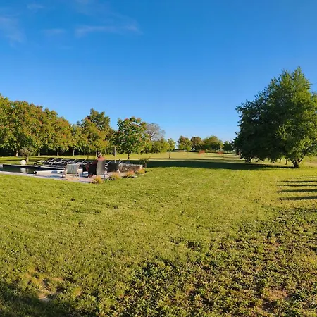 Le Domaine De La Belle Demeure Et Table D Hotes Bed and Breakfast