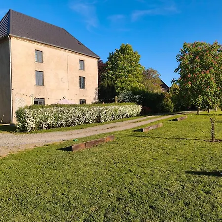Le Domaine De La Belle Demeure Et Table D Hotes Bed and Breakfast 3*